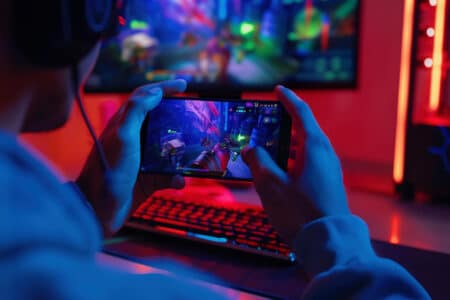 Jak zarabiać na graniu – najpopularniejsze sposoby w 2026 r Jak zarabiać na graniu – od streamingu po afiliacje i współprace