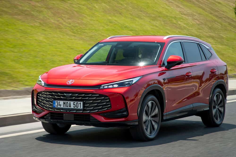 MG HS to kompaktowy crossover SUV produkowany przez chińskiego producenta samochodów SAIC Motor pod brytyjską marką MG - blog technologiczny codelabel