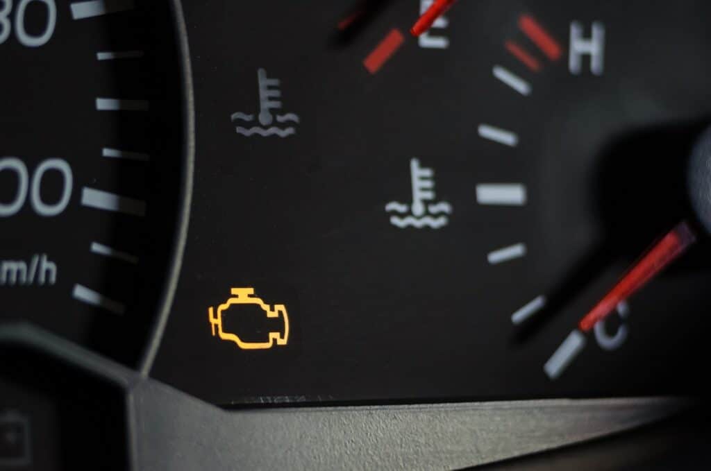 Co zrobić, gdy zapala się kontrolka check engine