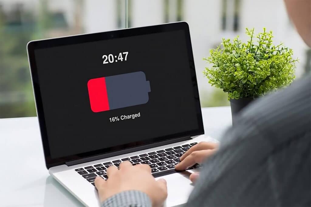 Jak dbać o baterię w laptopie, żeby służyła dłużej