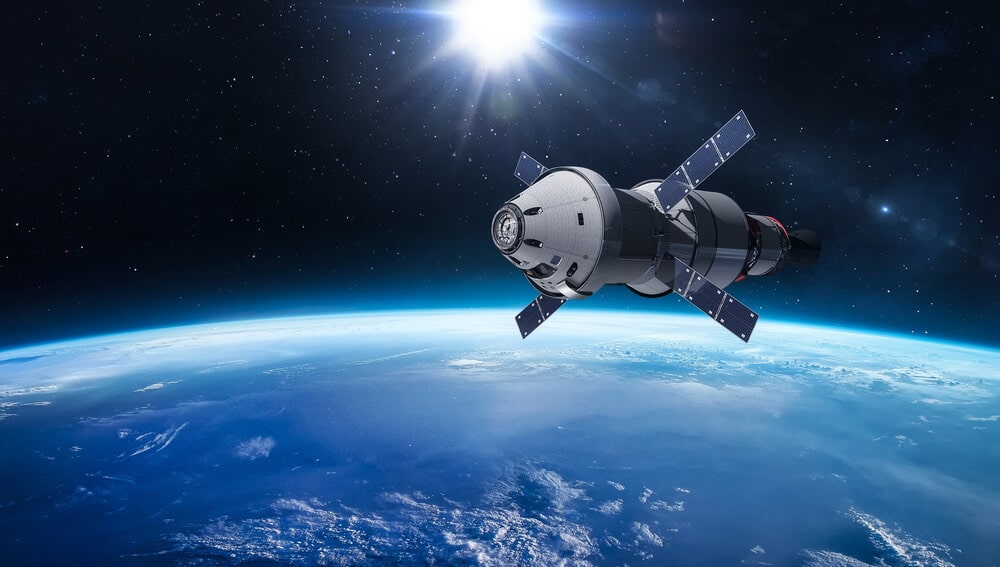 Statek kosmiczny Orion na orbicie Ziemi. Program kosmiczny Artemis. Wyprawa na Księżyc. Statek kosmiczny z astronautami.