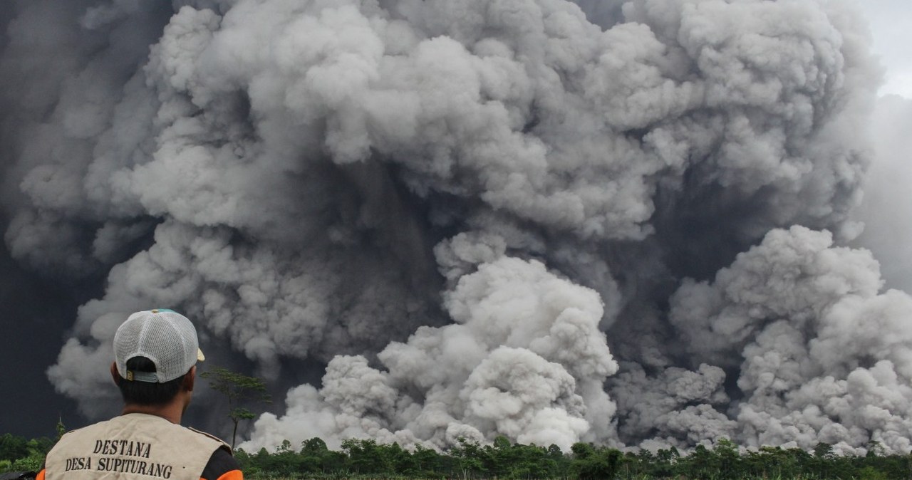 Erupcja wulkanu Semeru (2021)