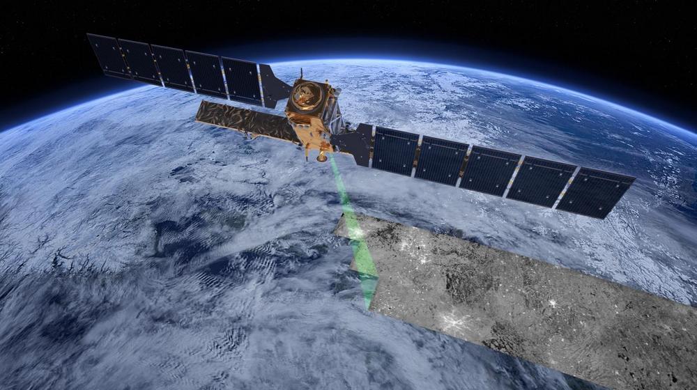 Satelita Sentinel-1 obserwujący powierzchnię Ziemi z orbity, wykorzystywany do monitorowania deformacji gruntu i analizy ryzyka trzęsień ziemi.