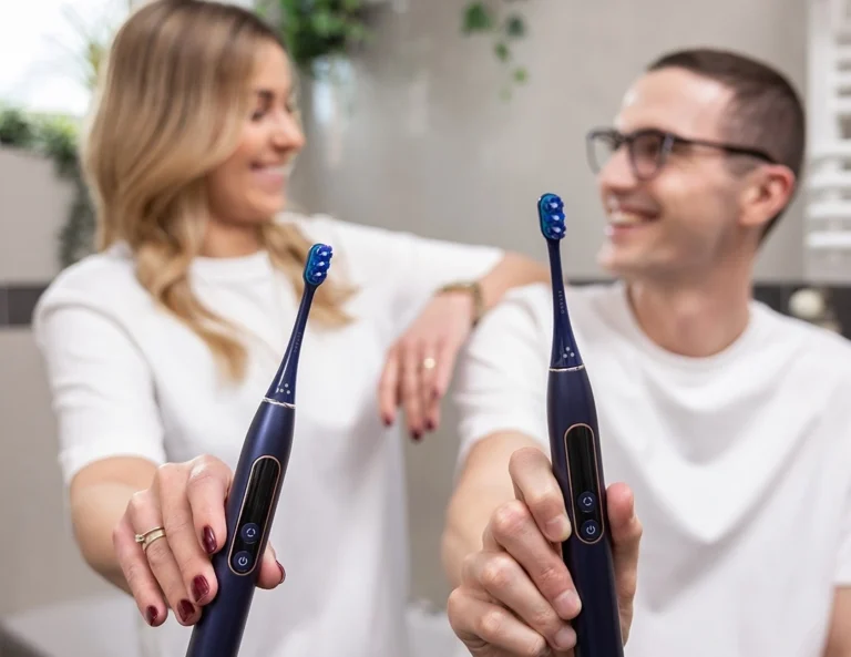 Smart higiena jamy ustnej – jak technologia zmienia codzienne szczotkowanie zębów? szczoteczki soniczne SEYSSO Infinity