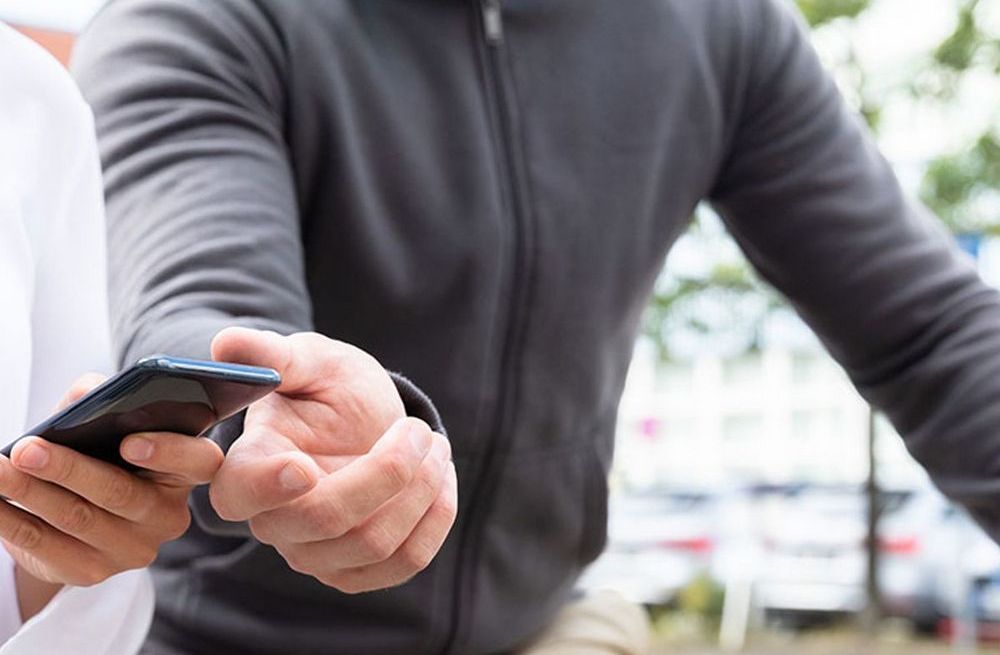 Co zrobić po kradzieży telefonu - poradnik krok po kroku