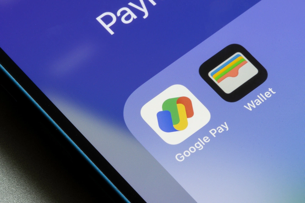 Jak zabezpieczyć płatności telefonem - NFC, Google Wallet i Apple Pay