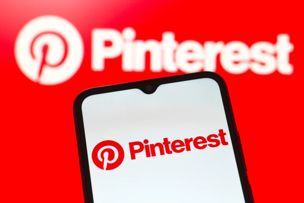 Pinterest połączy profile twórców z Amazon Storefronts. Platforma chce odzyskać pozycję w social commerce Pinterest