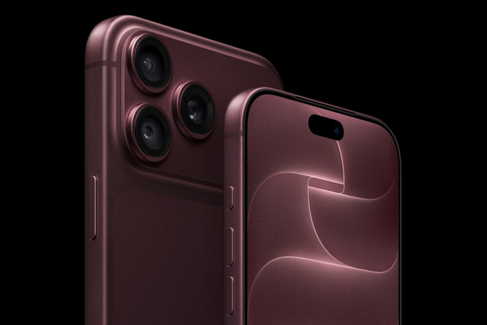 iPhone 18 Pro Max – potrójny aparat Fusion 48 MP i przednia część smartfona