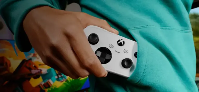 Microsoft zrobił kieszonkowego pada do Xboxa. Waży tylko 99 gramów Xbox Nano Controller. Źródło: Xbox / Microsoft