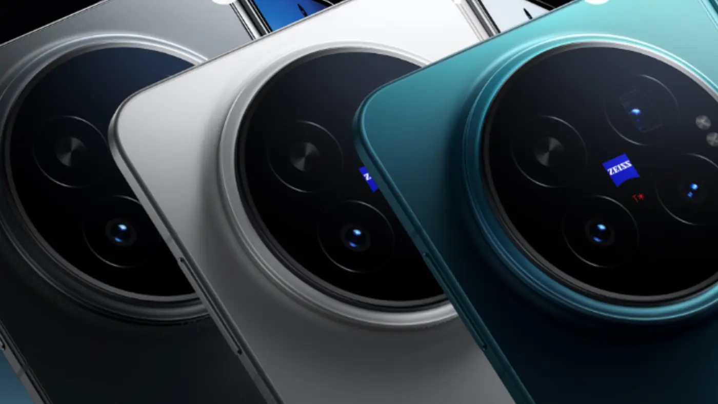vivo X Fold6 w kilku wersjach kolorystycznych z modułem aparatów ZEISS. Źródło: vivo